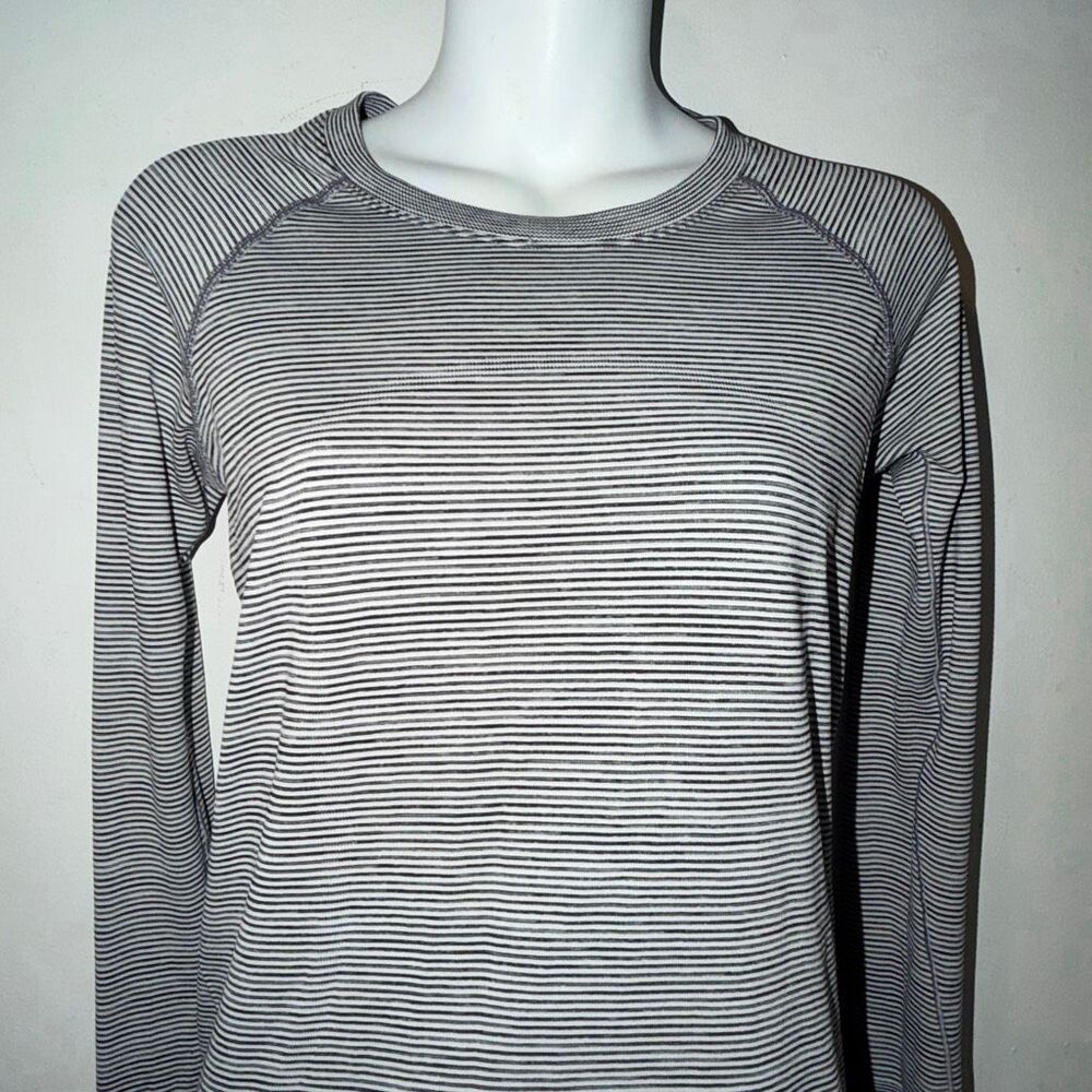 Lululemon Space Dye Grey Stripe Swiftly Tech Top-6 - image 3